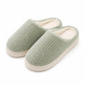 Chaussons 42/43 en textile bouclette vert sauge à semelle souple pour intérieur